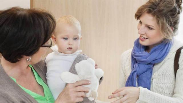 Няня для малыша и няня-воспитатель - когда надо менять